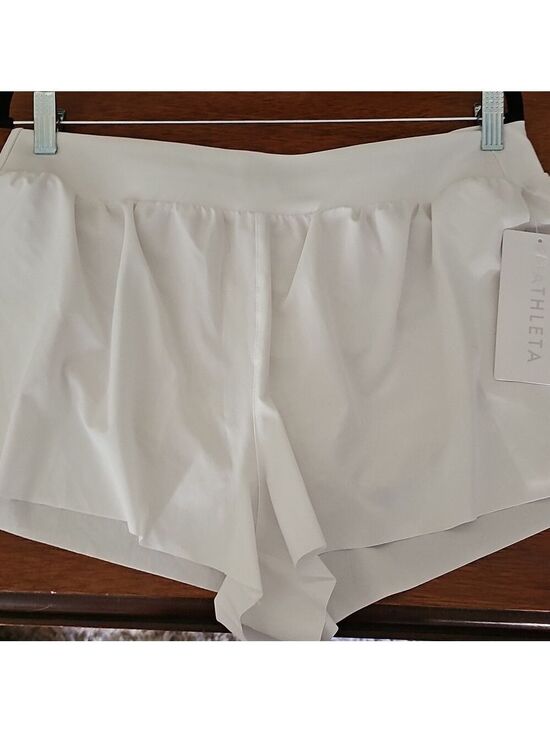 Athleta Pants - NWT Athleta Go The Distance Run Short